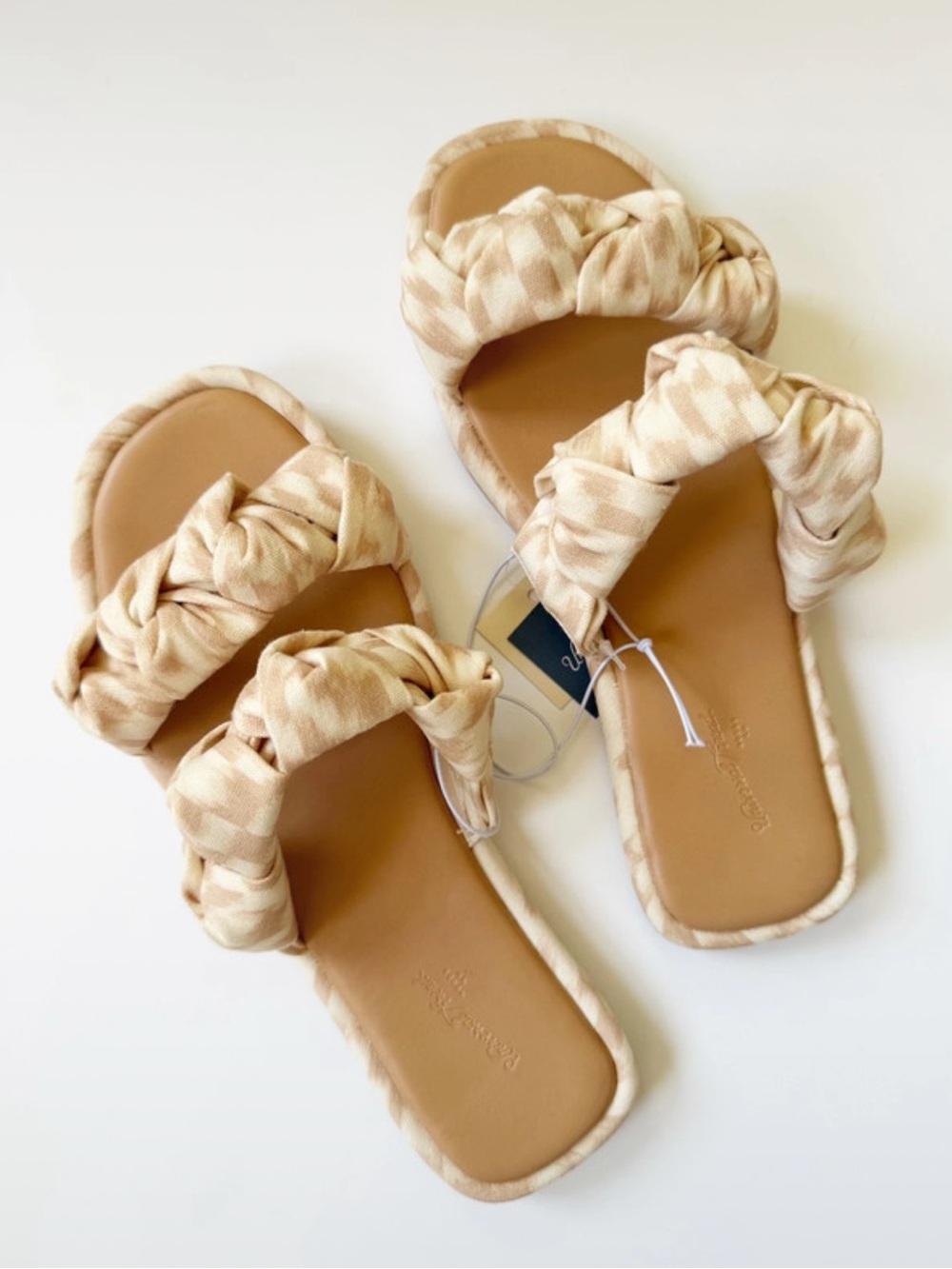 universal thread | meg sandals